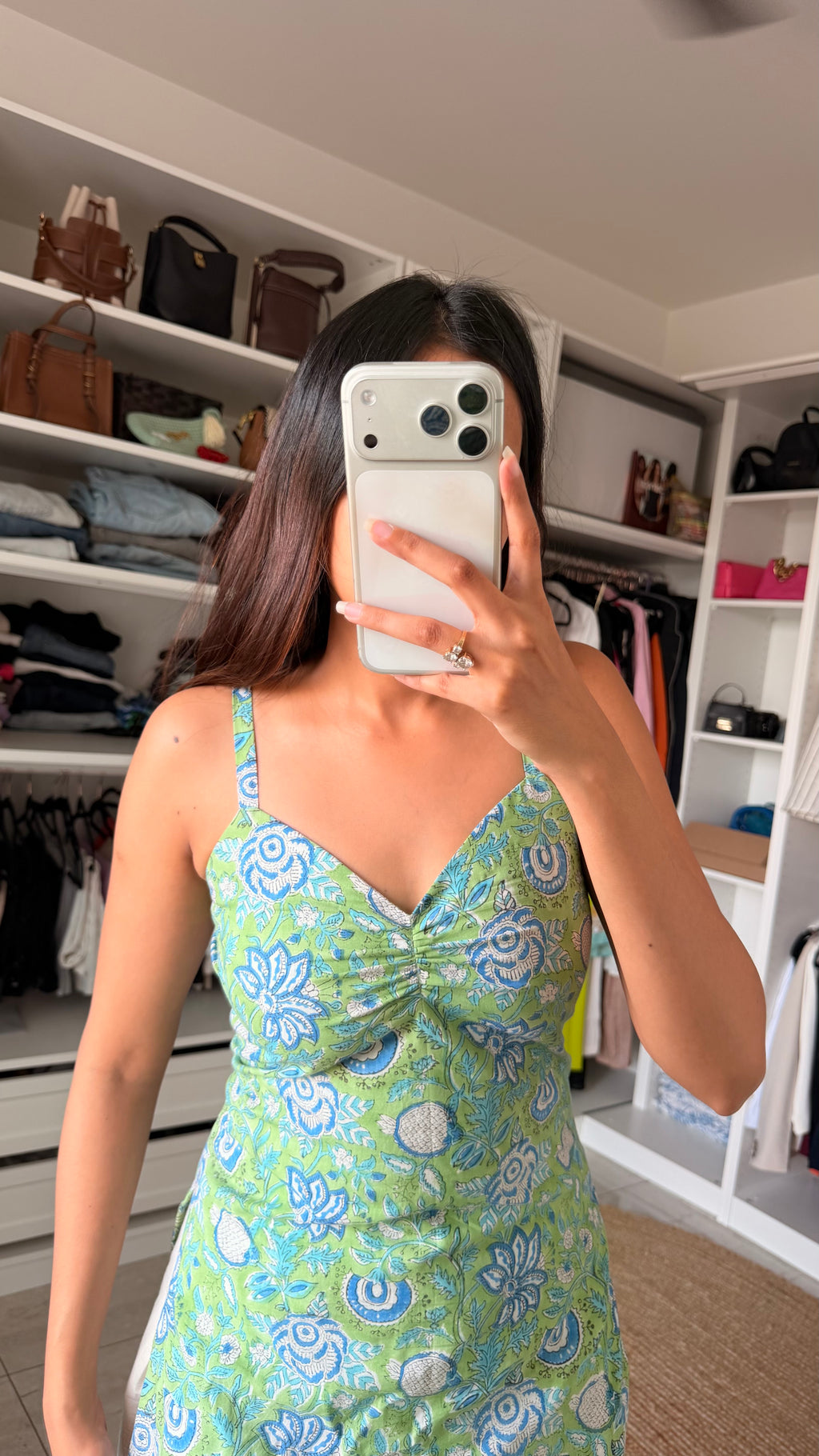 Shreya Kurti